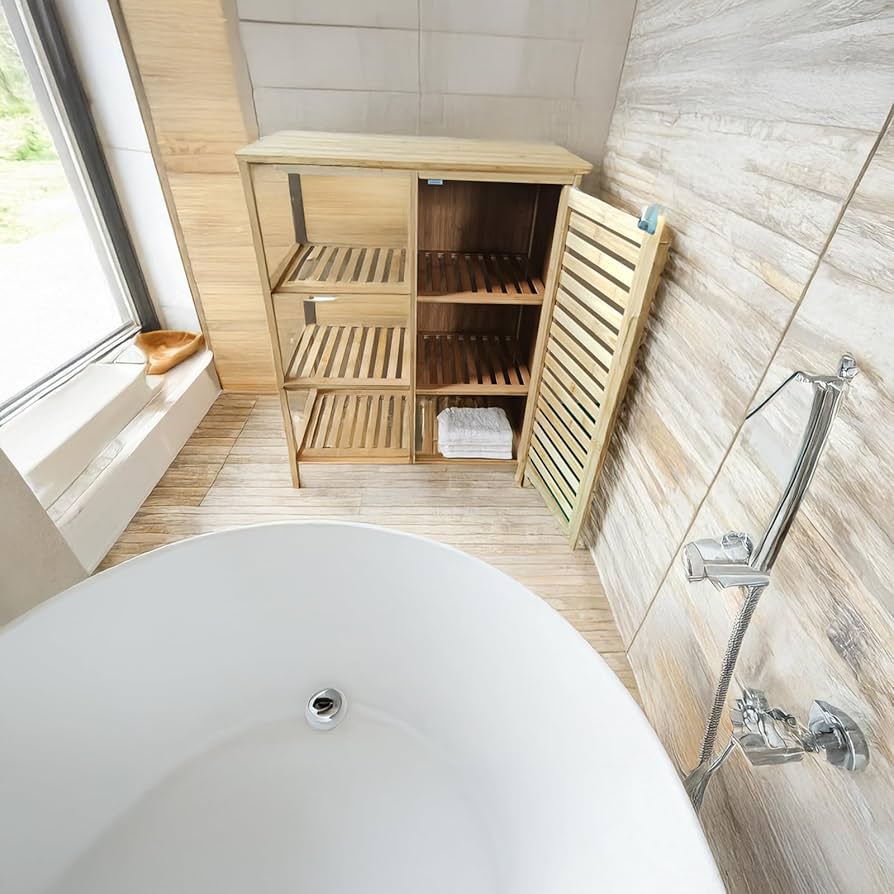 Badrumsskåp bambu badrumshylla med 3 hyllor och 1 skåpdörr 87 x 66 x 33 cm naturlig